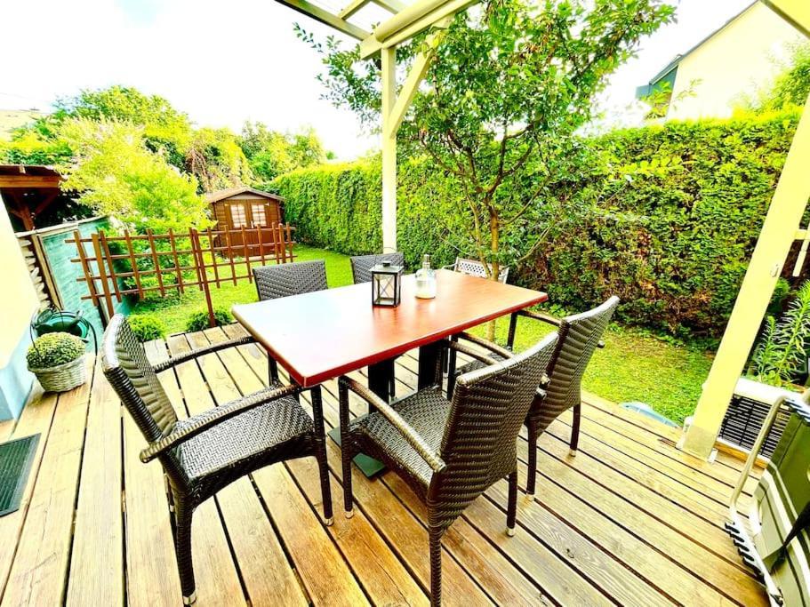 Schoene Wohnung Mit Eigenen Eingang Und Terrasse Gosseling Екстер'єр фото